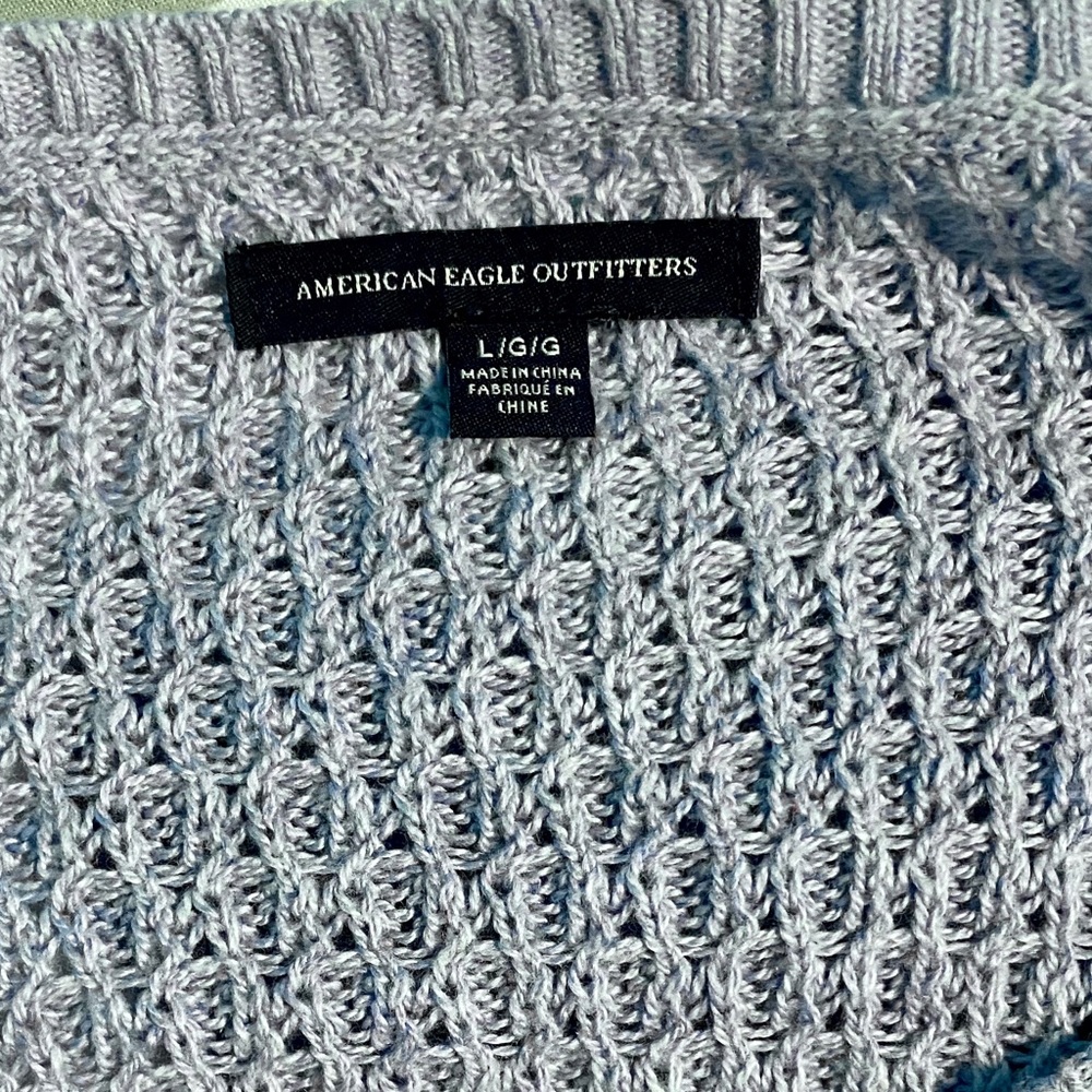 NWOT AE Textured V-neck Sweater - Picture 3 of 3
